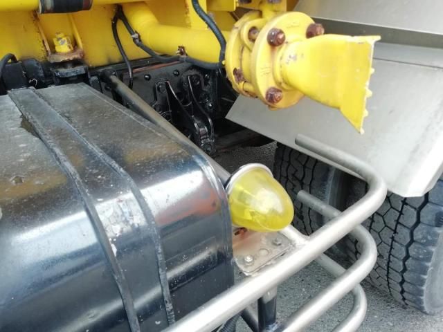 MITSUBISHI FUSOU FIGHTER 2003 Image 31