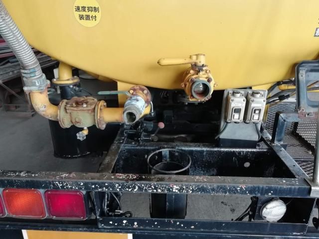 MITSUBISHI FUSOU FIGHTER 2003 Image 31