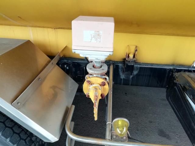 MITSUBISHI FUSOU FIGHTER 2003 Image 31