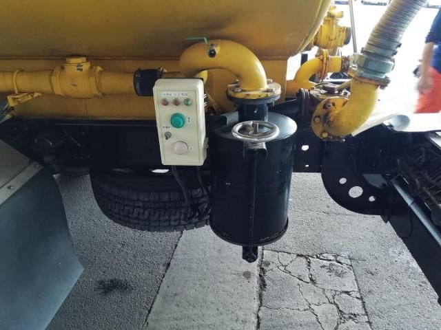 MITSUBISHI FUSOU FIGHTER 2003 Image 31