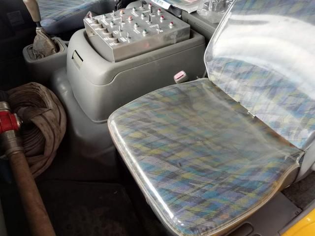 MITSUBISHI FUSOU FIGHTER 2003 Image 31