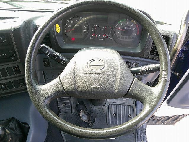 HINO PROFIA 2004 Image 31