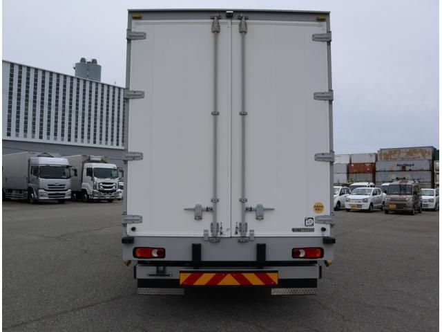 NISSAN DIESEL QUON 2020 Image 31