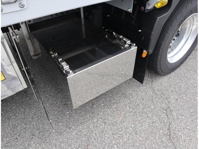 NISSAN DIESEL QUON 2020 Image 31