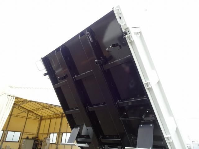 MITSUBISHI CANTER 2024 Image 31