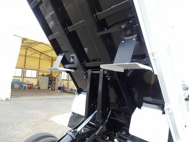 MITSUBISHI CANTER 2024 Image 31