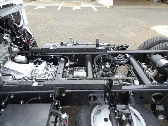 MITSUBISHI CANTER 2024 Image 31