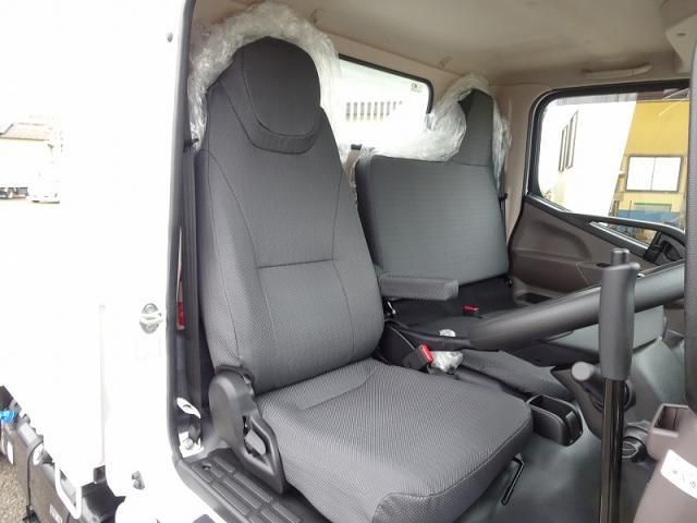 MITSUBISHI CANTER 2024 Image 31