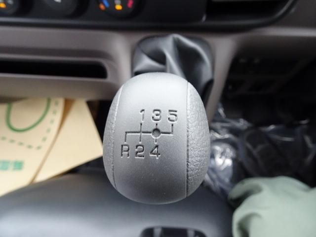 MITSUBISHI CANTER 2024 Image 31