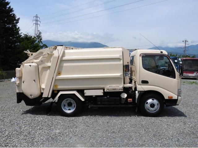 HINO DUTRO 2013 Image 31