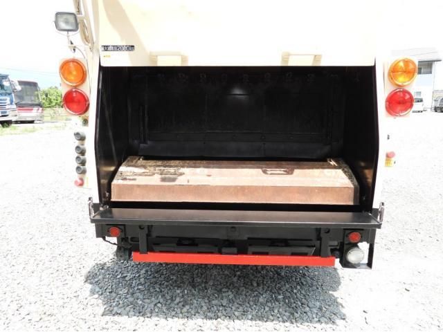 HINO DUTRO 2013 Image 31