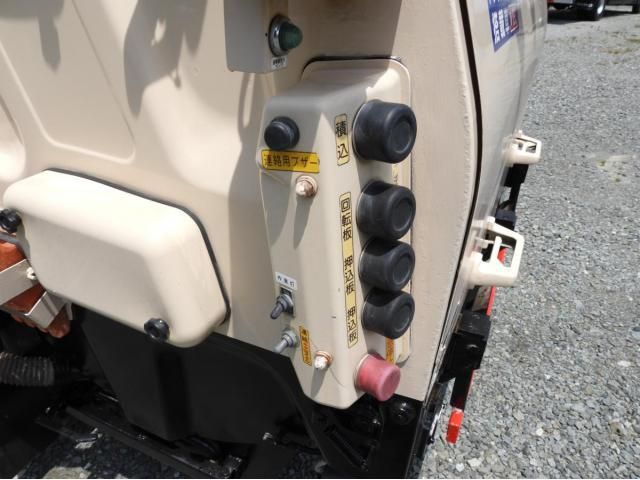 HINO DUTRO 2013 Image 31