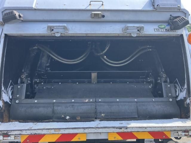 MITSUBISHI CANTER 2017 Image 31