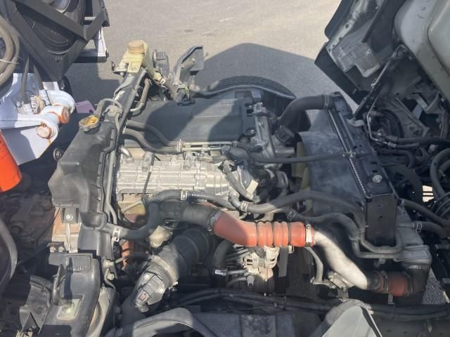 MITSUBISHI CANTER 2017 Image 31