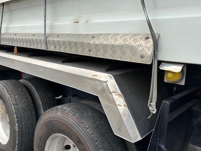 MITSUBISHI FUSOU SUPER GREAT 2020 Image 31