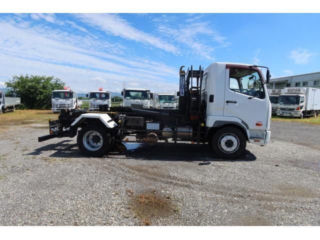 MITSUBISHI FUSOU FIGHTER 2015 Image 31