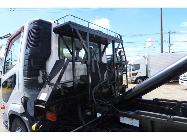 MITSUBISHI FUSOU FIGHTER 2015 Image 31