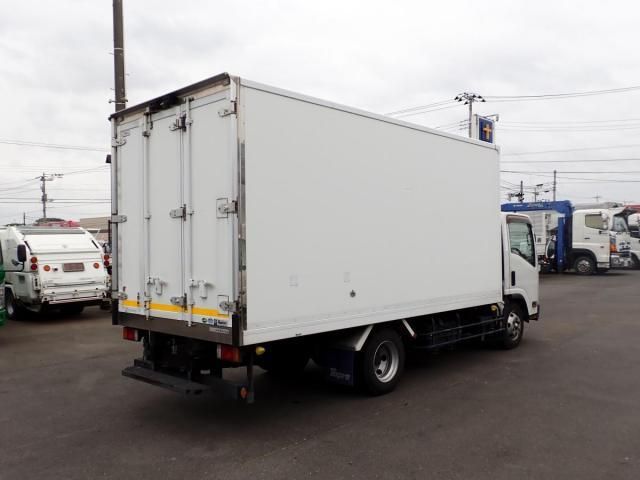 ISUZU ELF 2017 Image 31