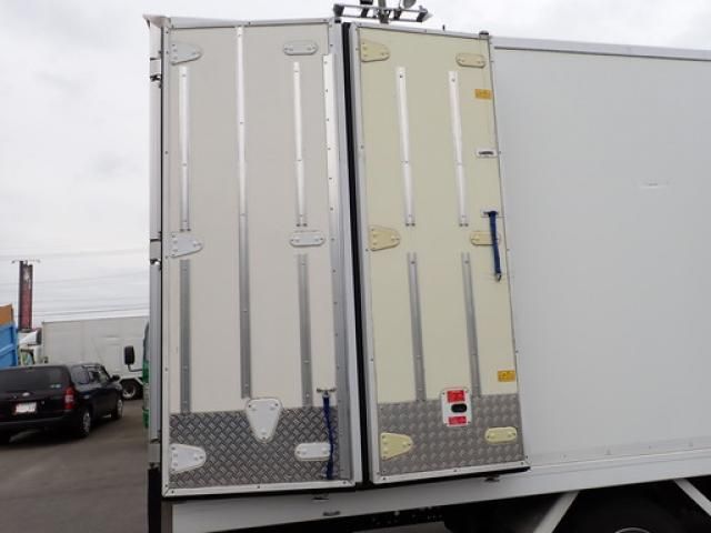 ISUZU ELF 2017 Image 31