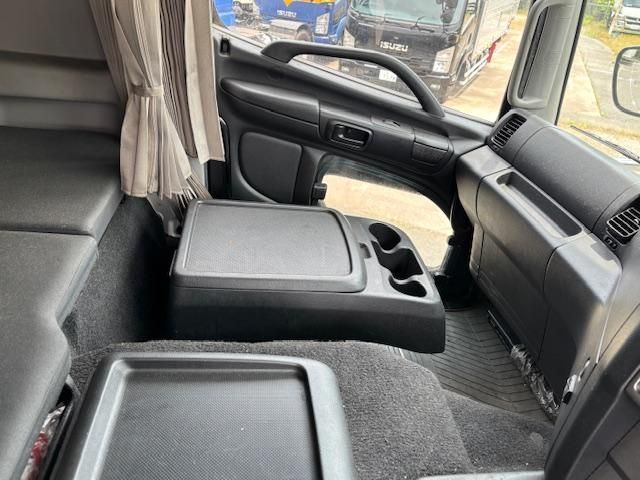 HINO PROFIA 2014 Image 31