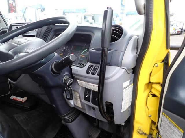 MITSUBISHI CANTER 2015 Image 31