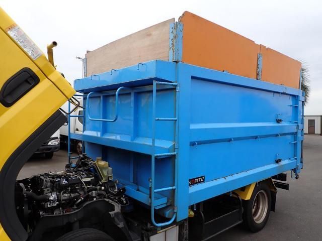 MITSUBISHI CANTER 2015 Image 31