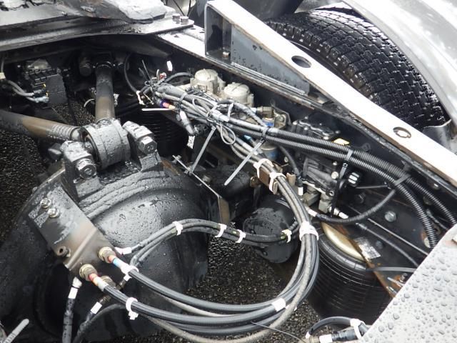 NISSAN DIESEL QUON 2017 Image 31