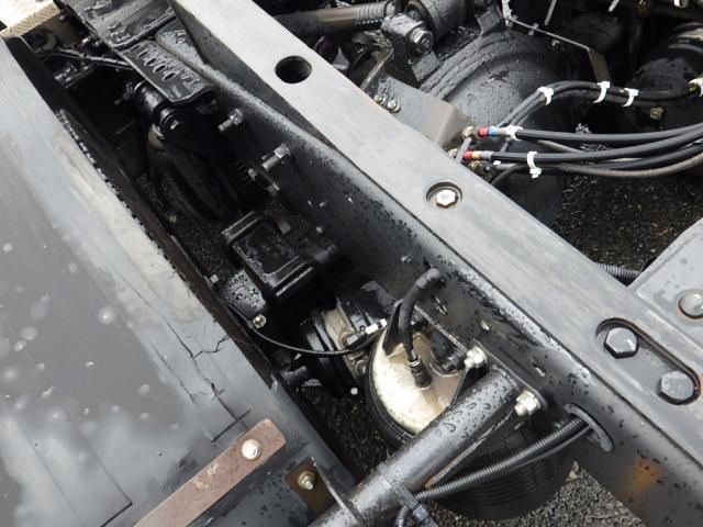 NISSAN DIESEL QUON 2017 Image 31