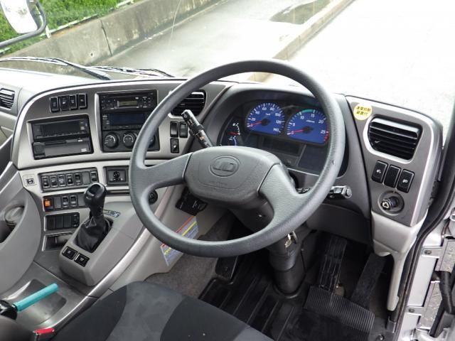 NISSAN DIESEL QUON 2017 Image 31