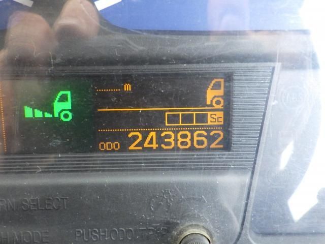 NISSAN DIESEL QUON 2017 Image 31