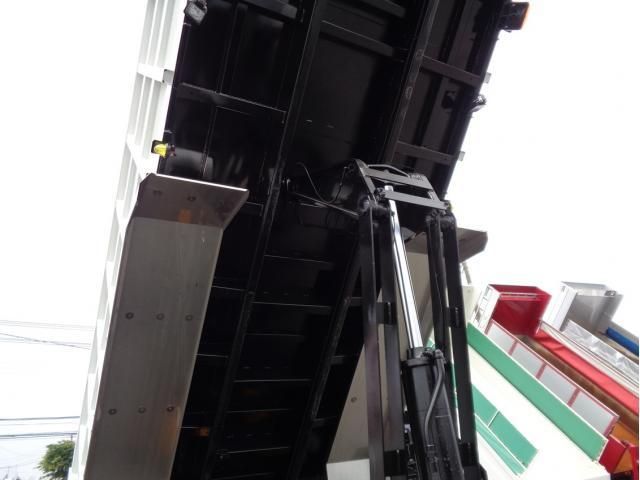 MITSUBISHI FUSOU SUPER GREAT 2023 Image 31