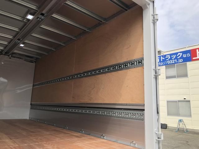 MITSUBISHI CANTER 2025 Image 31