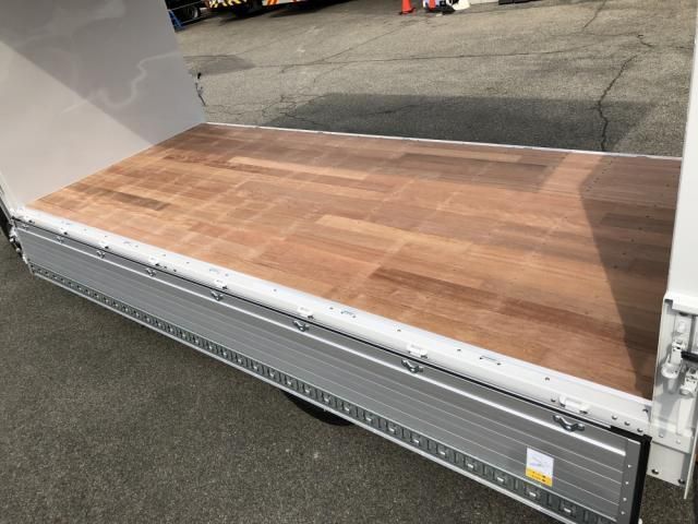 MITSUBISHI CANTER 2025 Image 31