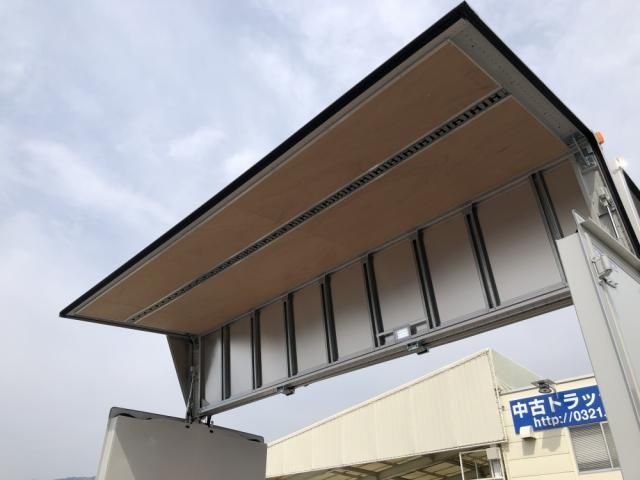 MITSUBISHI CANTER 2025 Image 31