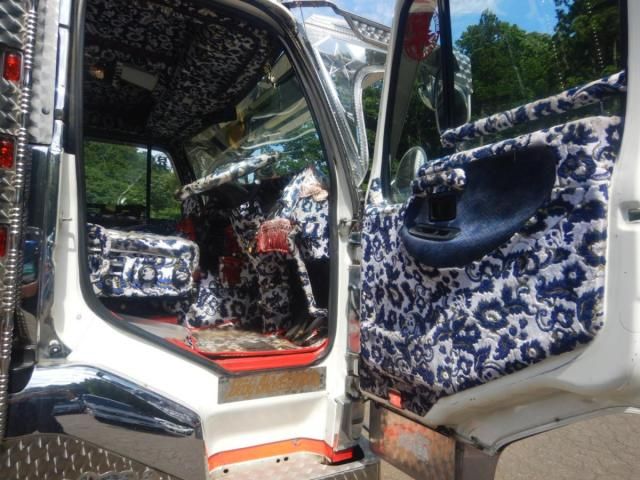 NISSAN DIESEL BIGTHUMB 1999 Image 31