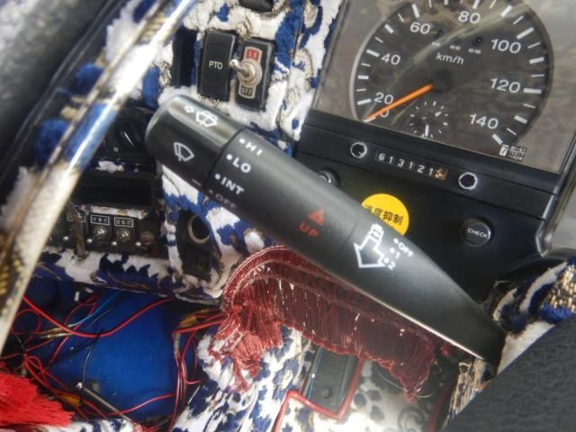 NISSAN DIESEL BIGTHUMB 1999 Image 31