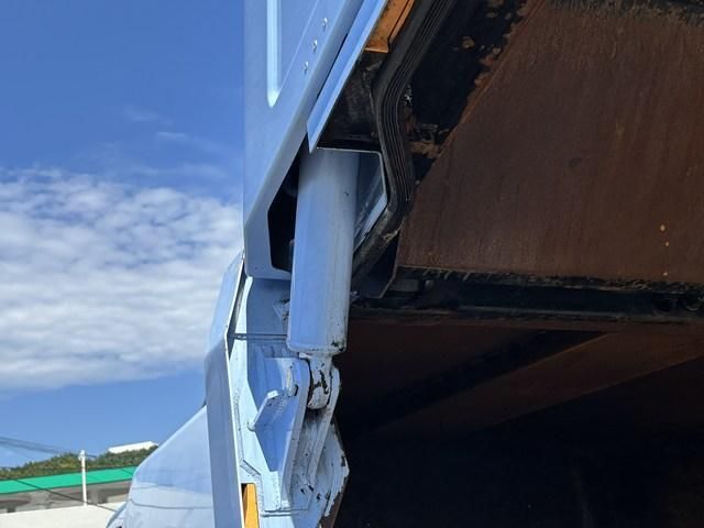 HINO DUTRO 2017 Image 31