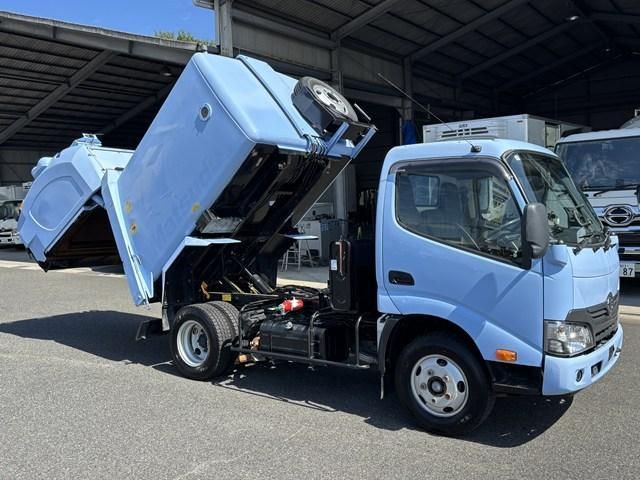HINO DUTRO 2017 Image 31