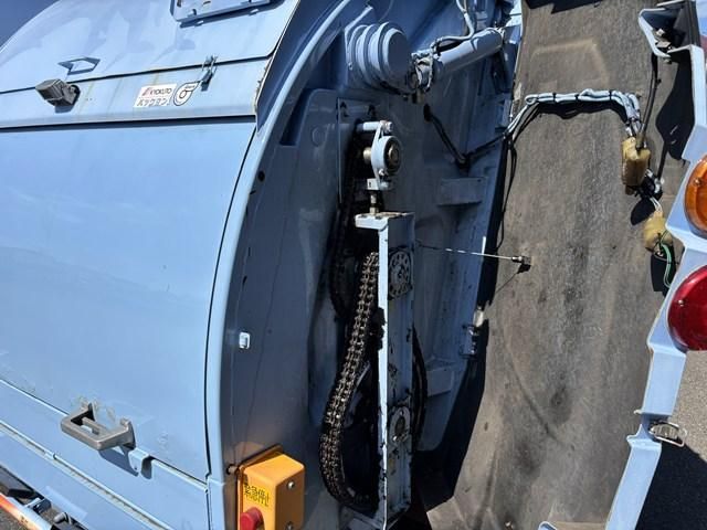 HINO DUTRO 2017 Image 31