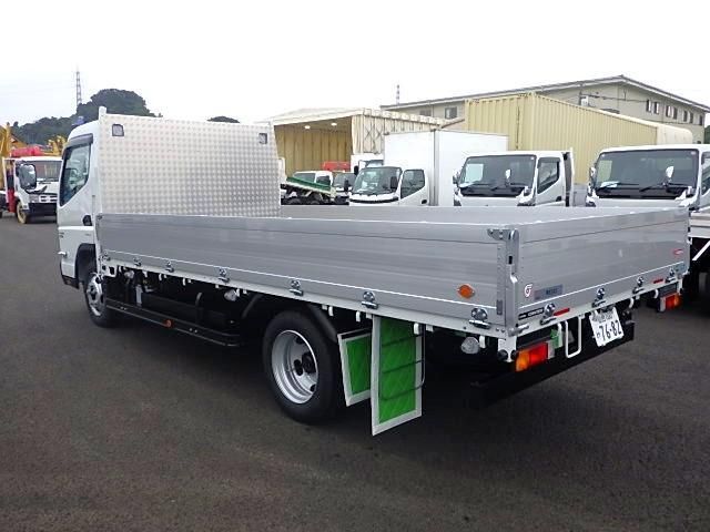 MITSUBISHI CANTER 2024 Image 31