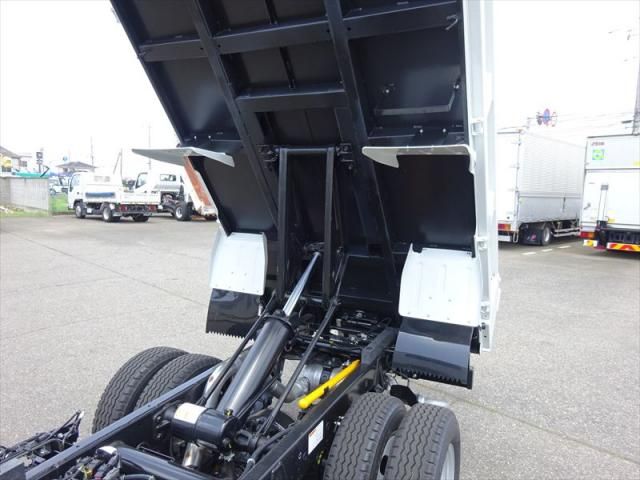 MITSUBISHI CANTER 2024 Image 31