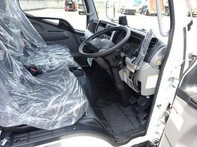 MITSUBISHI CANTER 2024 Image 31