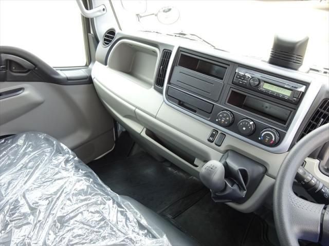 MITSUBISHI CANTER 2024 Image 31