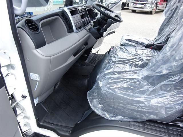 MITSUBISHI CANTER 2024 Image 31