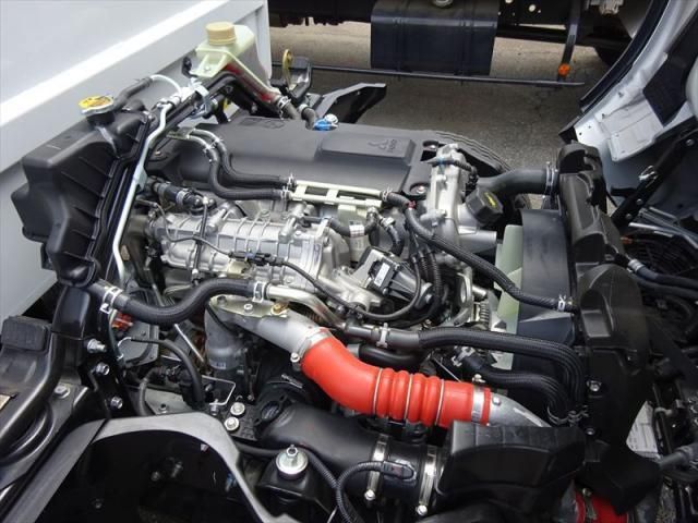 MITSUBISHI CANTER 2024 Image 31