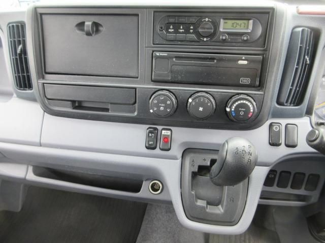 MITSUBISHI CANTER 2015 Image 31