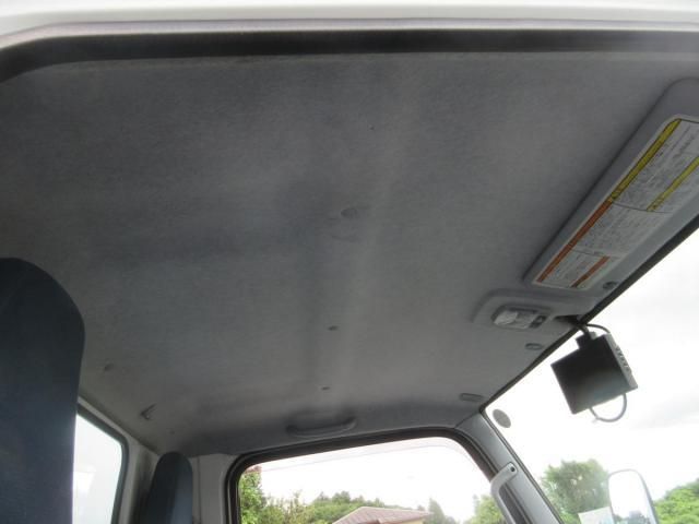 MITSUBISHI CANTER 2015 Image 31