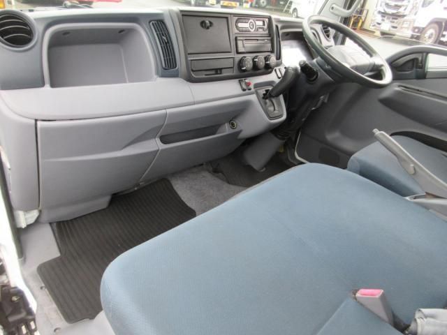 MITSUBISHI CANTER 2015 Image 31