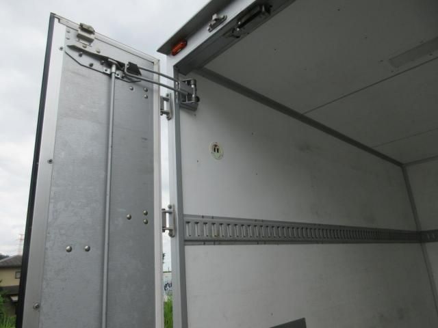 MITSUBISHI CANTER 2015 Image 31