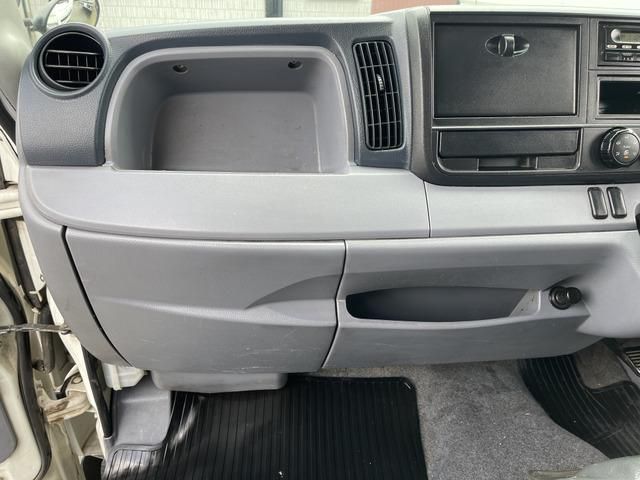 MITSUBISHI CANTER 2015 Image 31